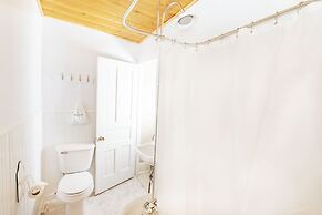 Pine Cottage Bed & Breakfast