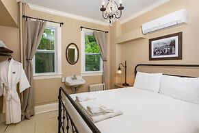 Pine Cottage Bed & Breakfast