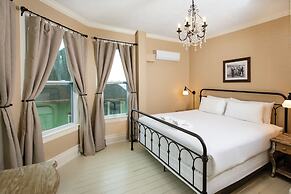 Pine Cottage Bed & Breakfast