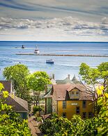 Pine Cottage Bed & Breakfast