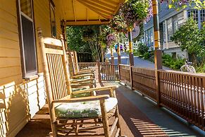 Pine Cottage Bed & Breakfast