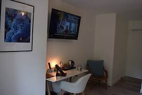 Hôtel et Appartements Les Platanes