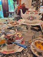 The Tea Rose Inn at Plymouth