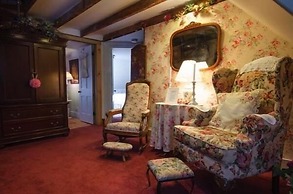 The Tea Rose Inn at Plymouth