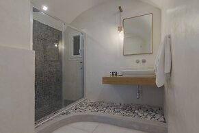 Anatoli Luxury Studios