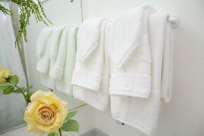 Kingston Luxury Condo Apartment