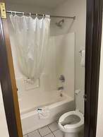 Capital O Amerihost Inn and Suites Fulton Hwy 54 MO