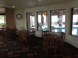 Capital O Amerihost Inn and Suites Fulton Hwy 54 MO