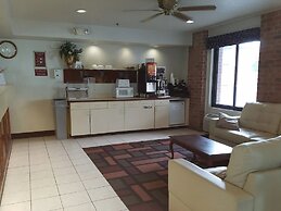 Capital O Amerihost Inn and Suites Fulton Hwy 54 MO