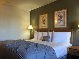 Capital O Amerihost Inn and Suites Fulton Hwy 54 MO