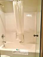 Capital O Amerihost Inn and Suites Fulton Hwy 54 MO