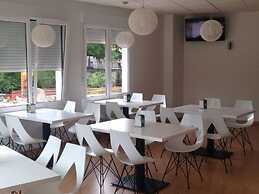 Pensión Albergue Puente Ribeira - Hostel