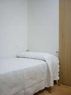 Pensión Albergue Puente Ribeira - Hostel