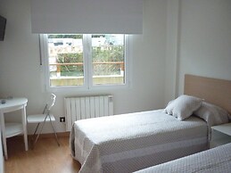 Pensión Albergue Puente Ribeira - Hostel