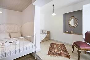 Kalinda Bozcaada (Adult Only)