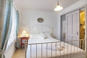 Kalinda Bozcaada (Adult Only)