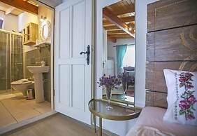 Kalinda Bozcaada (Adult Only)