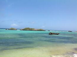 Queen K Cottages At Chrystal Homes