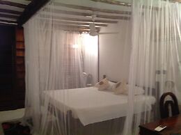 Queen K Cottages At Chrystal Homes