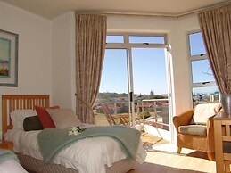 Diaz 15 House on the Bay