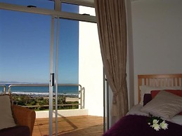 Diaz 15 House on the Bay