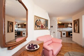 InnHome Apartments - Revolution Square