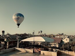Anatolia Raymonde Cave House