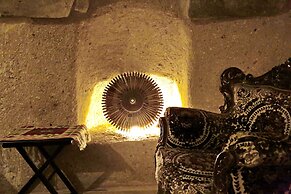 Anatolia Raymonde Cave House