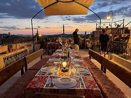 Anatolia Raymonde Cave House