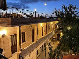 Anatolia Raymonde Cave House