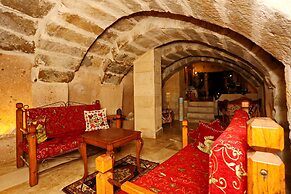 Anatolia Raymonde Cave House