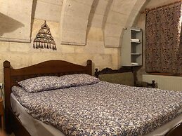 Anatolia Raymonde Cave House