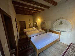 Anatolia Raymonde Cave House