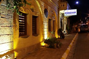 Anatolia Raymonde Cave House