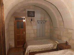 Anatolia Raymonde Cave House