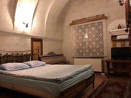 Anatolia Raymonde Cave House