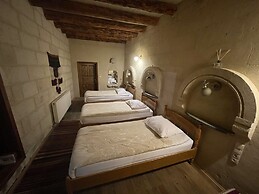 Anatolia Raymonde Cave House