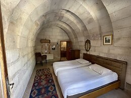 Anatolia Raymonde Cave House