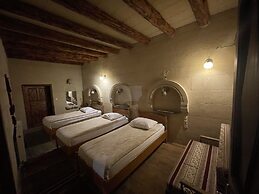 Anatolia Raymonde Cave House