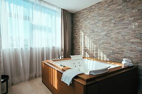 Marvie Hotel & Health