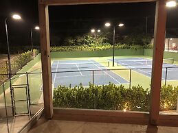 Hodges Bay Resort & Spa, an HQ Luxury Resort & Residences