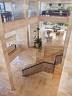 Hodges Bay Resort & Spa, an HQ Luxury Resort & Residences