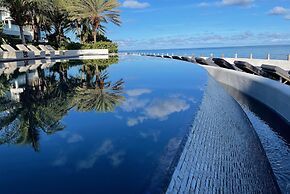 Hodges Bay Resort & Spa, an HQ Luxury Resort & Residences