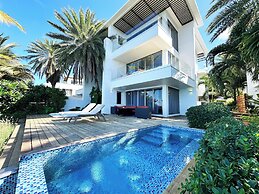 Hodges Bay Resort & Spa, an HQ Luxury Resort & Residences