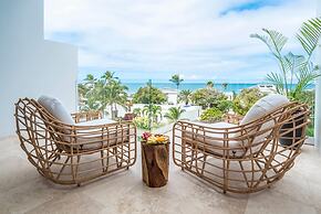 Hodges Bay Resort & Spa, an HQ Luxury Resort & Residences