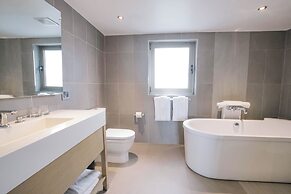 Hodges Bay Resort & Spa, an HQ Luxury Resort & Residences