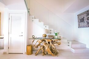 Hodges Bay Resort & Spa, an HQ Luxury Resort & Residences