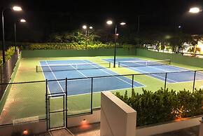 Hodges Bay Resort & Spa, an HQ Luxury Resort & Residences