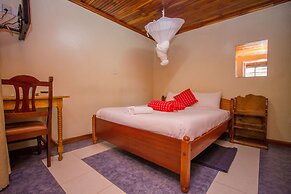 Sunshine Hotel Tengecha