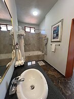 Hacienda del Lago Boutique Hotel